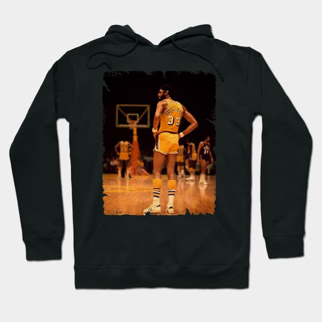 Kareem Abdul Jabbar - Vintage Design Of Basketball Hoodie by JULIAN AKBAR PROJECT